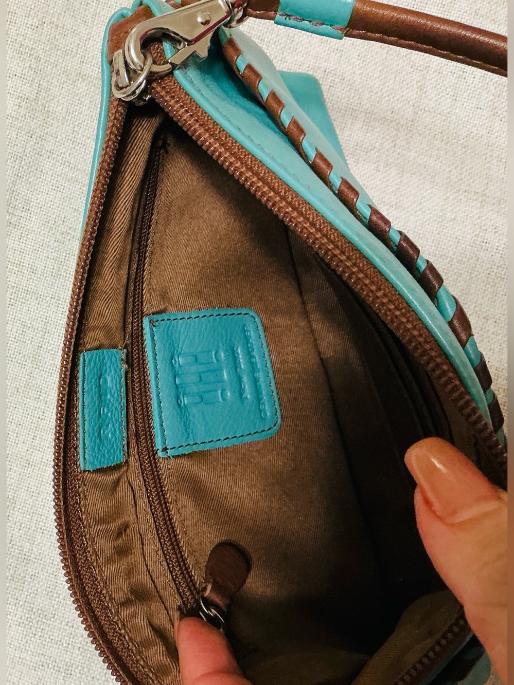 REID Aqua Blue Leather Whipstitch Wristlet Clutch Brown Trim Zip Pouch EUC - Picture 2 of 6